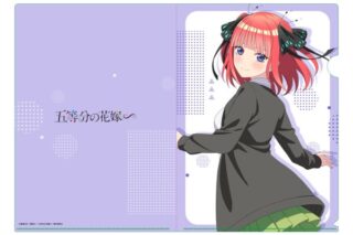 五等分の花嫁∽ 描き下ろし クリアファイル 二乃(階段見返りVer.) キャラアニで
                                                2024年11月発売