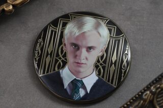 ハリーポッター アルティメタルバッジ/Draco Malfoy ムービックで2025年1月18日より発売