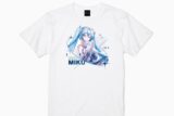 初音ミク [SNOW MIKU] 雪ミク 描き下ろしイラスト初音ミク Art by PiPi Tシャツ(フリーサイズ) アニメイトで2025年04月 下旬 発売予定