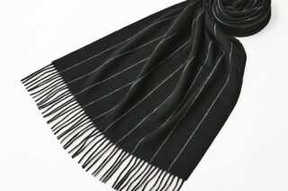 黒執事 — セバスチャン・ミカエリス モデル ストール&ストールピン 黒執事 —
 
2024年10月下旬発売
