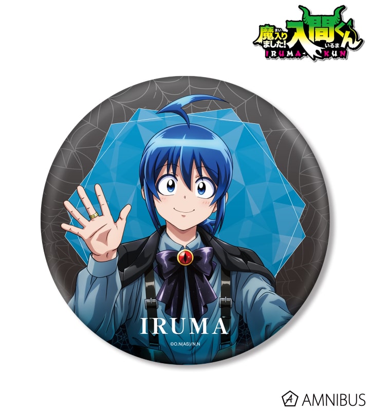 魔入りました! 入間くん 描き下ろし 鈴木入間 ブラックコーデver. BIG缶バッジ 2025年10月下旬発売予定