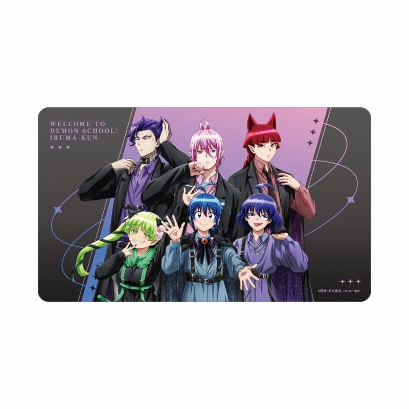 魔入りました!入間くん 描き下ろし 集合 ブラックコーデver. マルチデスクマット
 
2025年10月27日発売
で取扱中 (アニメイト)