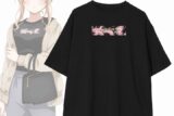TVアニメ「お隣の天使様にいつの間にか駄目人間にされていた件」 arti-mate 着用BIGシルエットTシャツ 椎名 真昼 描き下ろし カジュアルファッションver.メンズ(サイズ/Free) アニメイトで
2025/10/22 発売