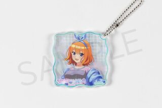 五等分の花嫁* キラキラアクリルキーホルダー 中野四葉 キャラアニで
                                                2026年02月発売